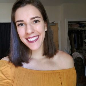 Meet your Posher, Emily